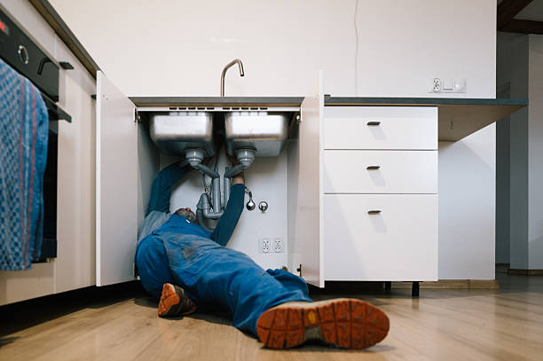 Professional Drain Cleaning technician working in Ross, CA